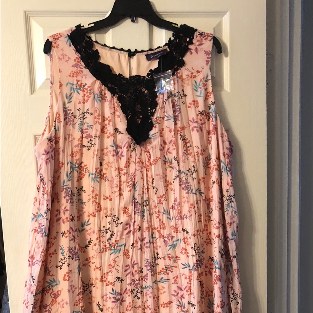 Beautiful, light summer maxi dress.